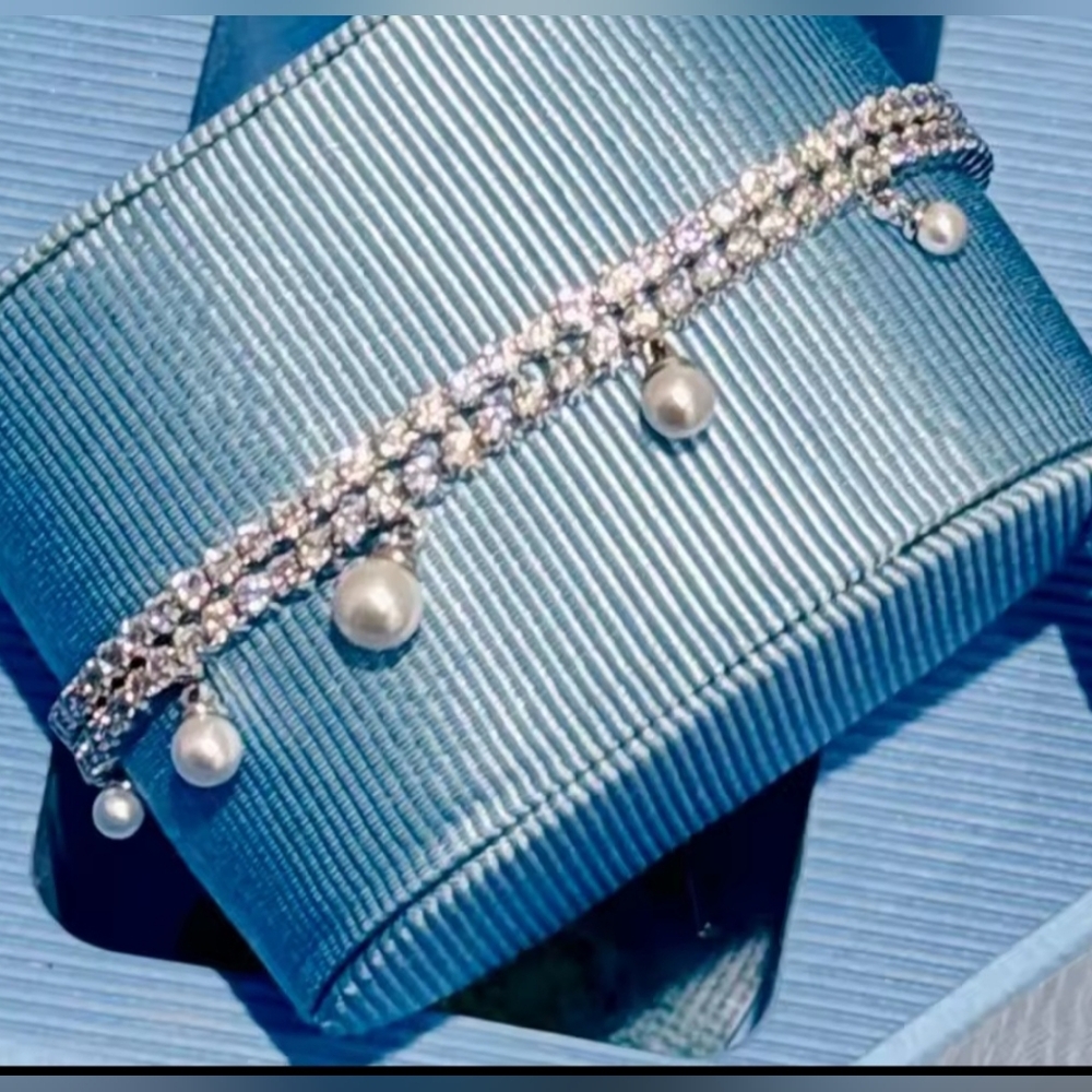 Sale❣️Gorgeous Swarovski Ariana Grande x Adj Bracelet Crystals & Pearls